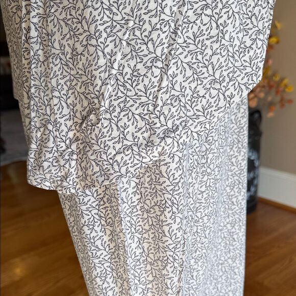 Soma Women’s Cool Nights Pajama Set V Top Pants w/ Pockets, Botanical Leaf Print - Picture 10 of 12